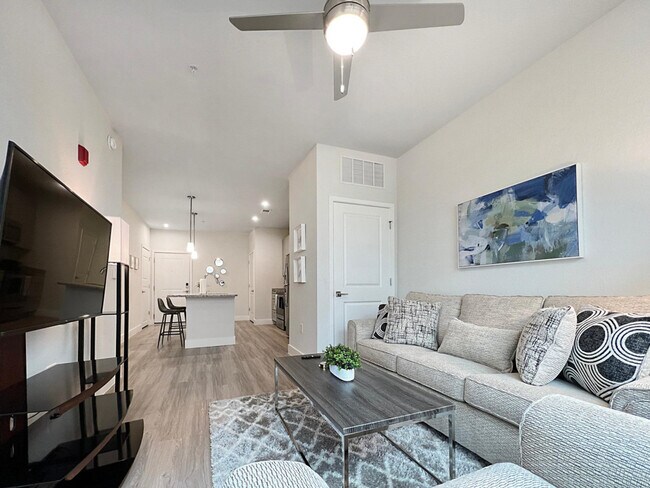 8985 Bertha Palmer Blvd in Temple Terrace, FL - Building Photo - Building Photo