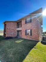 Delplaza in Baton Rouge, LA - Building Photo