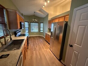 2204 Market Garden Ln in Lexington, KY - Foto de edificio - Building Photo