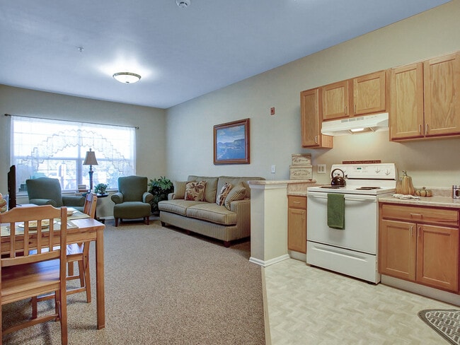 Prestige Care Senior living Five Rivers in Tillamook, OR - Foto de edificio - Building Photo