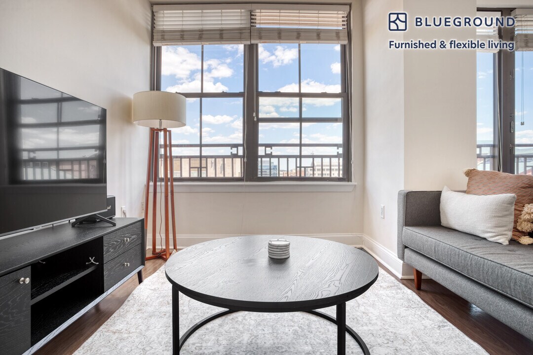 770 5th St NW-Unit -FL12-ID432 in Washington, DC - Building Photo