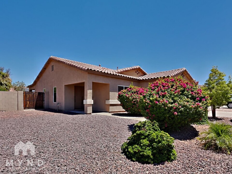 7236 W Zak Rd in Phoenix, AZ - Building Photo