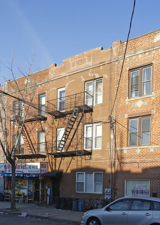 6726 13th Ave in Brooklyn, NY - Building Photo