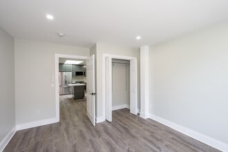 61 Bank St in New London, CT - Foto de edificio - Interior Photo
