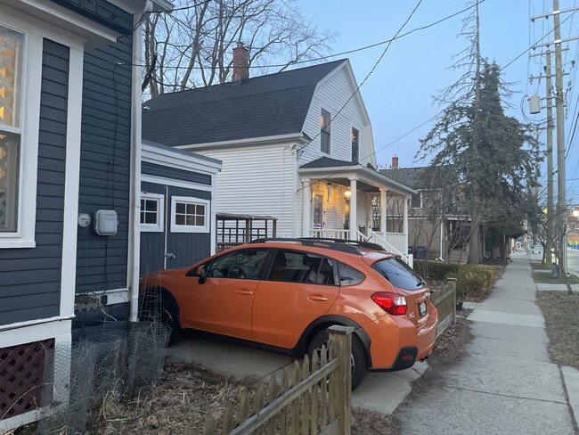 563 S Ashley St in Ann Arbor, MI - Building Photo - Building Photo