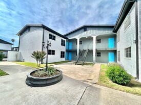 The Monark Apartments in McAllen, TX - Building Photo