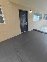 5435 W 24th Ave in Hialeah, FL - Building Photo