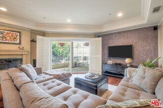 11578 Iowa Ave in Los Angeles, CA - Building Photo - Building Photo