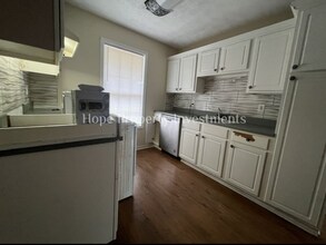 55 Canterbury Dr in Grantville, GA - Building Photo - Building Photo