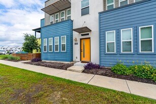 9015 Cattle Baron Path in Austin, TX - Building Photo