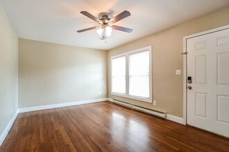 614 Fawnbrook Ln in Charlotte, NC - Foto de edificio - Building Photo