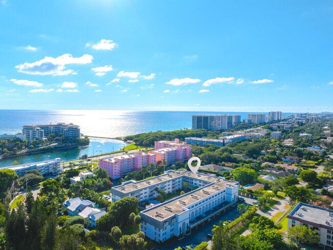 800 E Camino Real in Boca Raton, FL - Foto de edificio - Building Photo