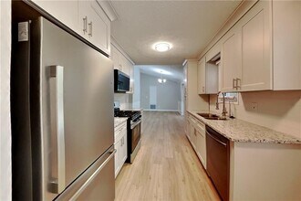 2991 Owens Meadow Dr NW in Kennesaw, GA - Foto de edificio - Building Photo