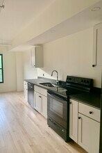 146 Main St, Unit 304 in Saco, ME - Building Photo - Building Photo