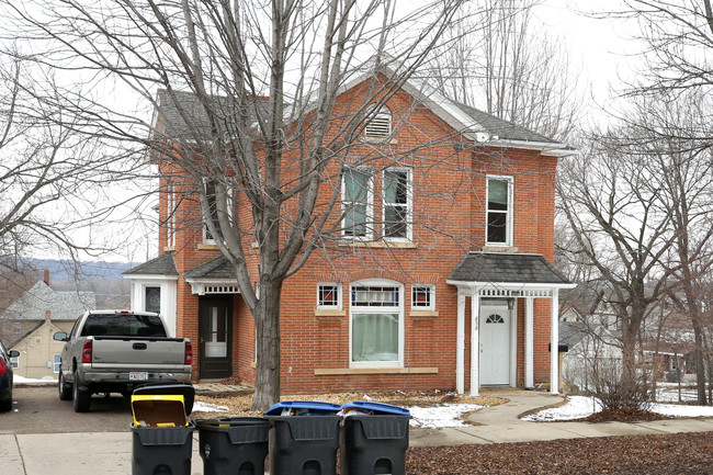 434 N 6th St in Mankato, MN - Building Photo - Building Photo