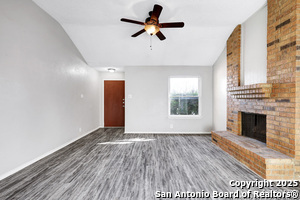 7429 Barnsley in San Antonio, TX - Building Photo - Building Photo