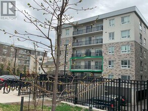 275 Larch St in Waterloo, ON - Building Photo - Building Photo