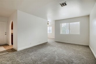 1806 N Decatur Blvd in Las Vegas, NV - Foto de edificio - Building Photo