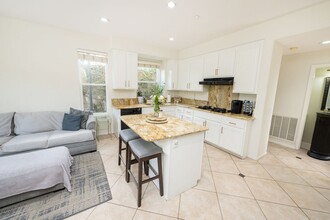10468 Artesian Springs Ct in Spring Valley, CA - Building Photo - Building Photo