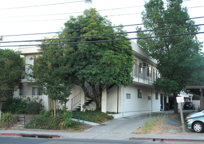 1725 Trinity Ave in Walnut Creek, CA - Building Photo - Building Photo