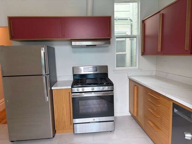 329 Linden St in San Francisco, CA - Building Photo - Building Photo