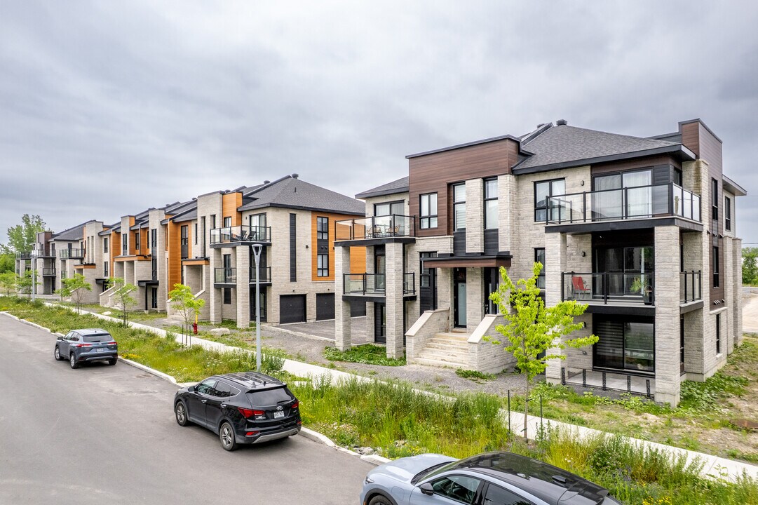 Quai De la Gare Sainte-Rose - Phase 1 in Laval, QC - Building Photo
