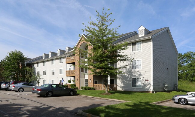 Hunters Hollow Apartments in Strongsville, OH - Foto de edificio - Building Photo