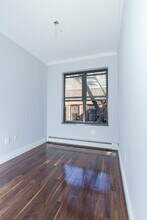 124 Ridge St, Unit 8 in New York, NY - Building Photo - Building Photo