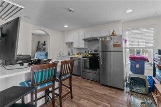29 Dean Ave-Unit -1R in Newport, RI - Building Photo - Building Photo