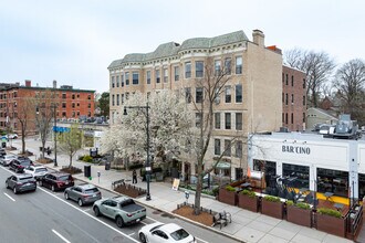 1038 Beacon St in Brookline, MA - Building Photo - Building Photo