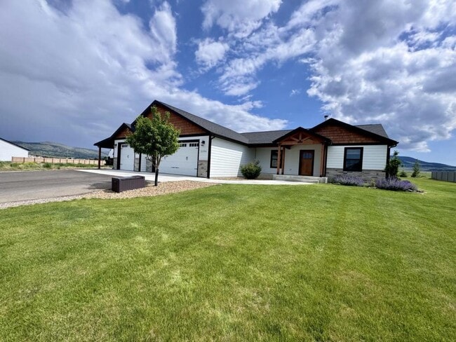 2256 Spring Wheat Lp in East Helena, MT - Building Photo - Building Photo