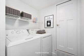 The Crossings Apartments in Grand Rapids, MI - Foto de edificio - Building Photo