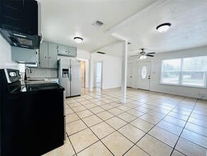 728 Copeland St in Rockdale, TX - Building Photo - Building Photo