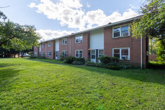 217 E College St in Oberlin, OH - Building Photo - Building Photo