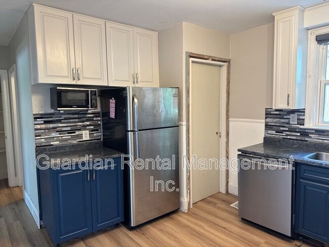 105 Algoma St N in Thunder Bay, ON - Building Photo - Building Photo