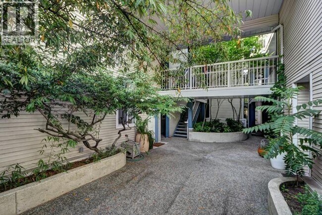 1641 Woodland Dr in Vancouver, BC - Building Photo - Building Photo