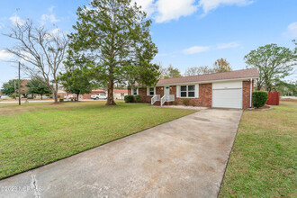 202 Timothy Rd in Jacksonville, NC - Building Photo - Building Photo