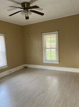 859 4th St Dr NW, Unit B in Hickory, NC - Building Photo - Building Photo