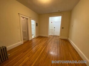 1334 Commonwealth Ave in Boston, MA - Building Photo - Building Photo