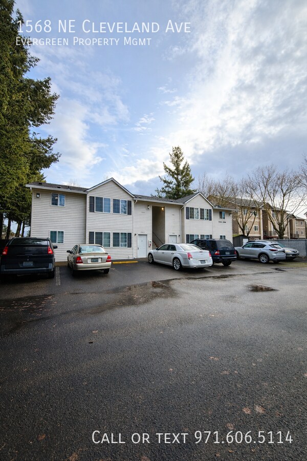 1568 NE Cleveland Ave in Gresham, OR - Building Photo - Building Photo