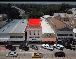 1006 Main St in Bastrop, TX - Building Photo