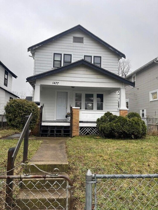 1477 Briarwood Ave in Columbus, OH - Building Photo