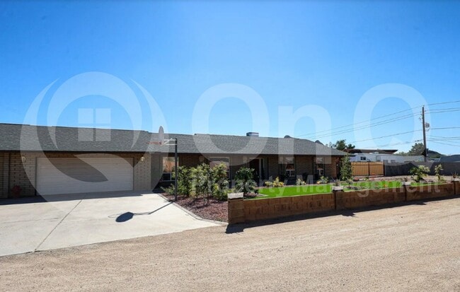 16227 North 21st St in Phoenix, AZ - Building Photo - Building Photo