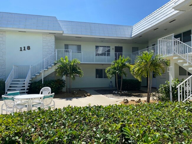 property at 118 Yacht Club Dr