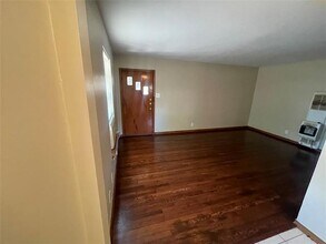 2421 S Tyler St in Dallas, TX - Building Photo - Building Photo