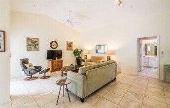 815 Montrose Dr, Unit 203 in Venice, FL - Building Photo - Building Photo