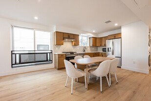 1204 W 37th Dr in Los Angeles, CA - Building Photo