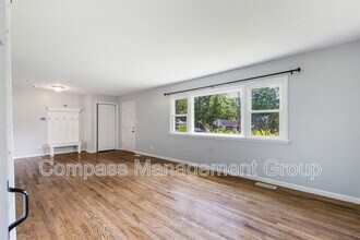 321 Sarvis Dr in Knoxville, TN - Building Photo - Building Photo