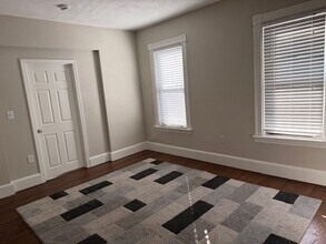 132 Chelsea St in Boston, MA - Building Photo - Building Photo