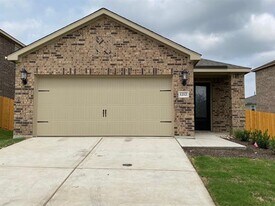 1212 Ginsburg Ln in Princeton, TX - Building Photo
